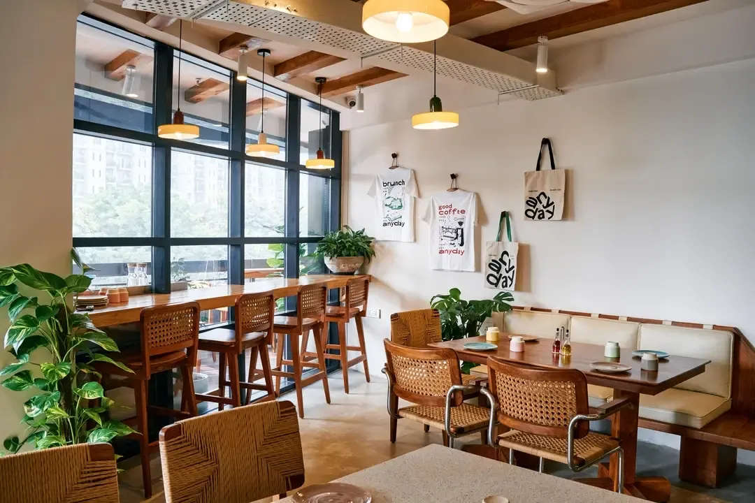 5 Reasons We All Often Go to Cafés | The Magic of Coffee, Community & Creativity